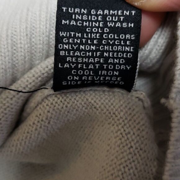 "BUT FIRST LET ME TAKE AN ELFIE" SWEATER - NEW - Picture 8 of 9